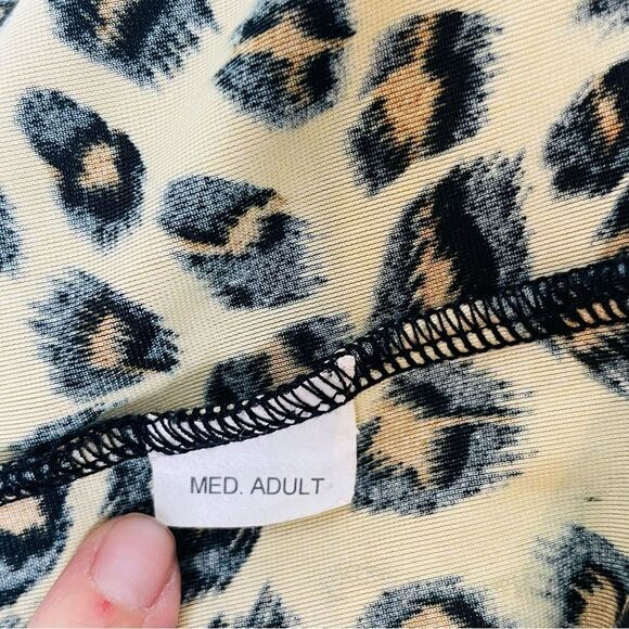 10/25🦋 Leopard Print Fuzzy Flare Costume Pants w/Black Sequin Waistband - Medium - Picture 11 of 15